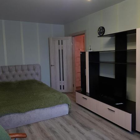 Apartment On Metro Mihalova Minsk Esterno foto