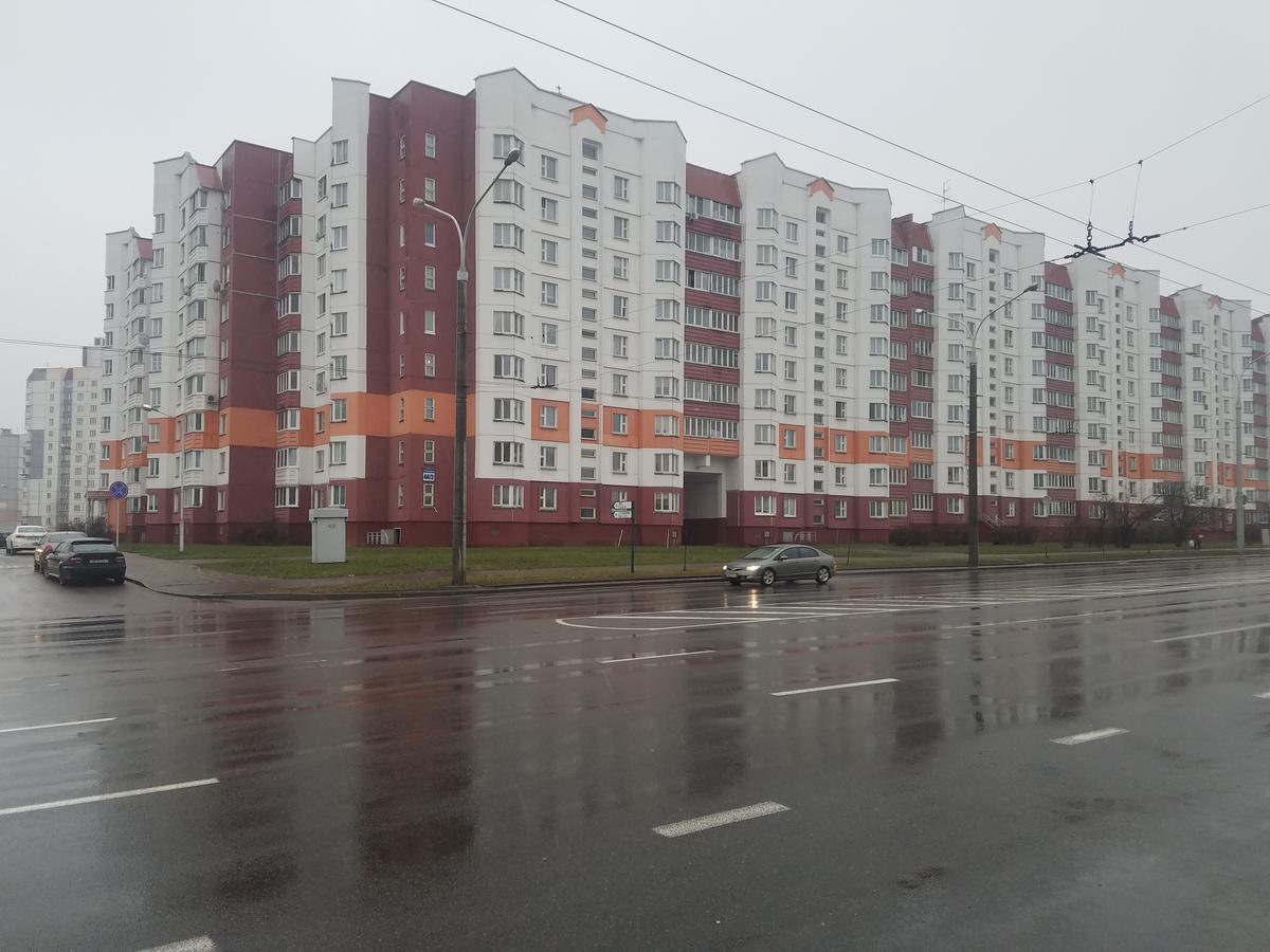 Apartment On Metro Mihalova Minsk Esterno foto