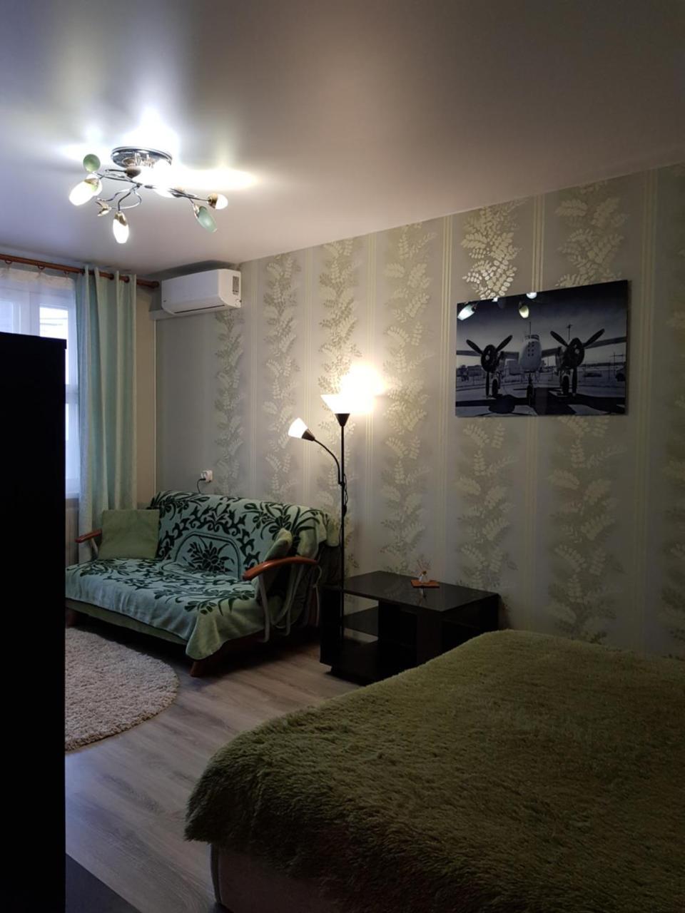 Apartment On Metro Mihalova Minsk Esterno foto