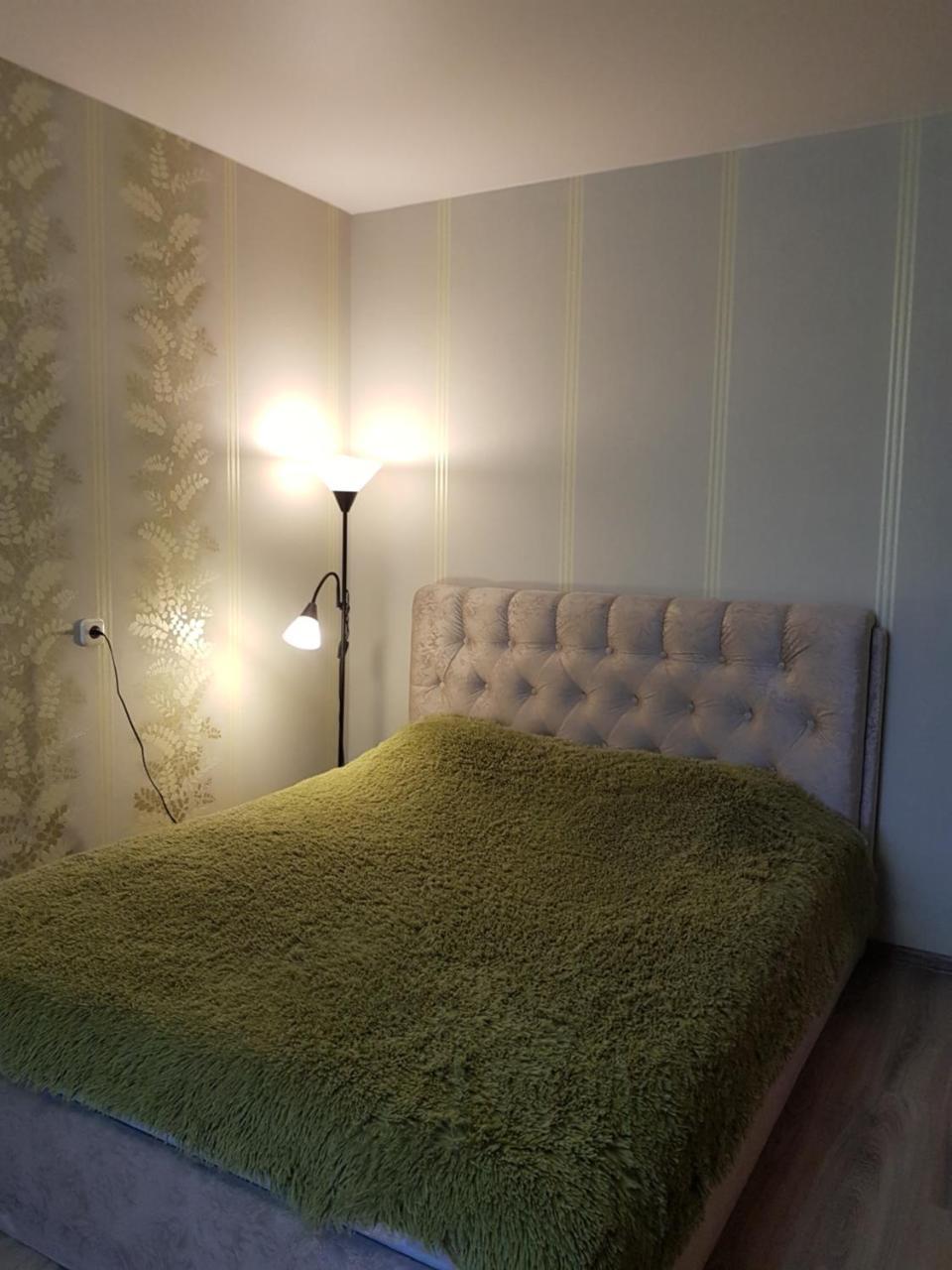 Apartment On Metro Mihalova Minsk Esterno foto